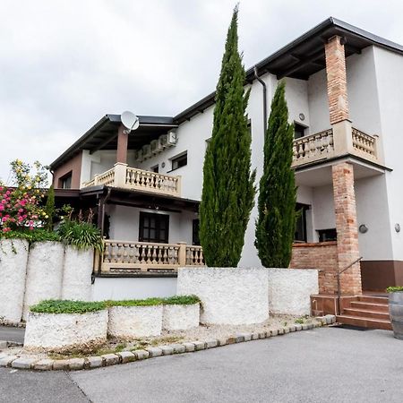 Gaestehaus Moser Mönchhof Buitenkant foto