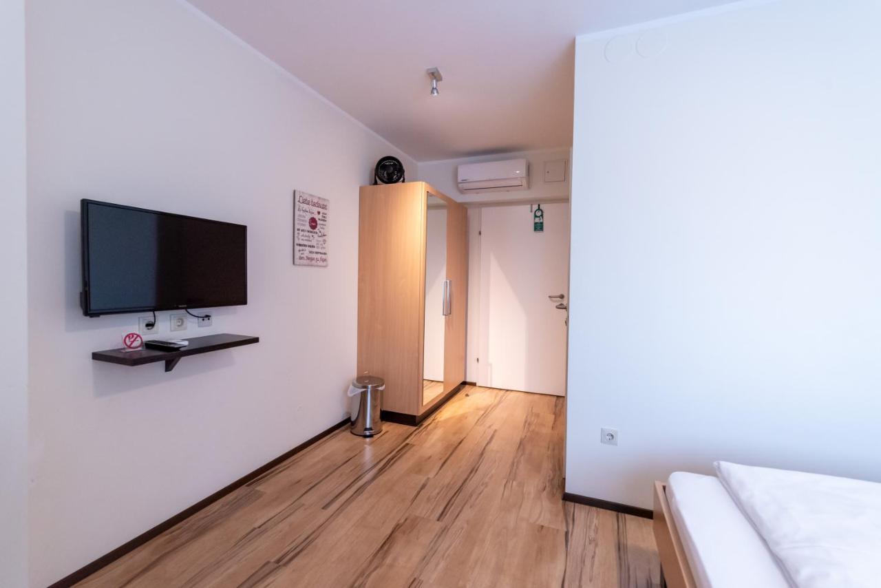 Gaestehaus Moser Mönchhof Buitenkant foto
