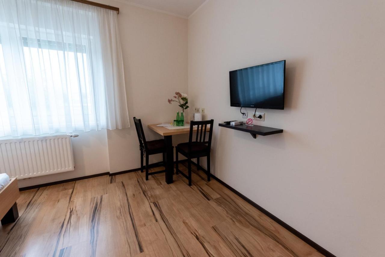 Gaestehaus Moser Mönchhof Buitenkant foto