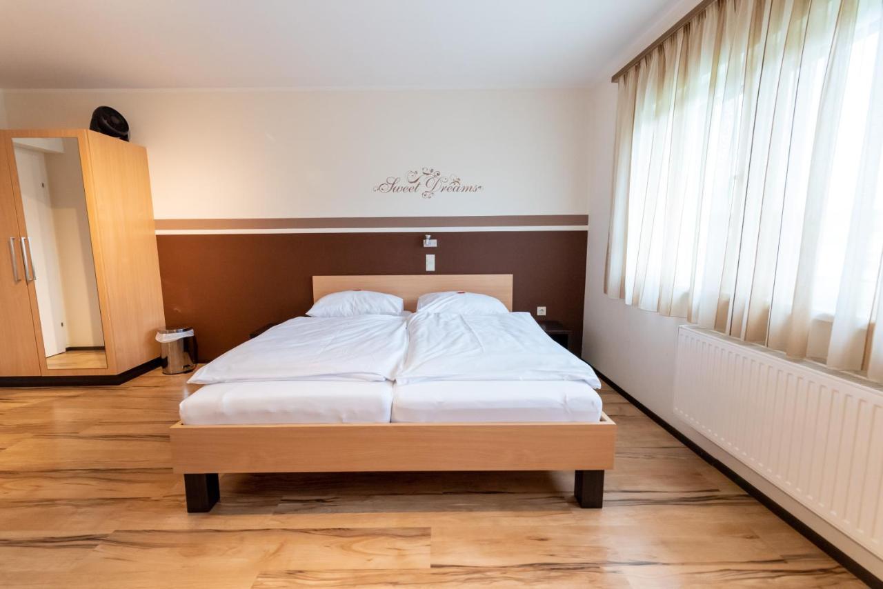 Gaestehaus Moser Mönchhof Buitenkant foto